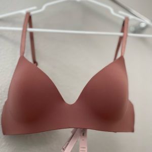 NWT Victoria’s Secret bra size 32C